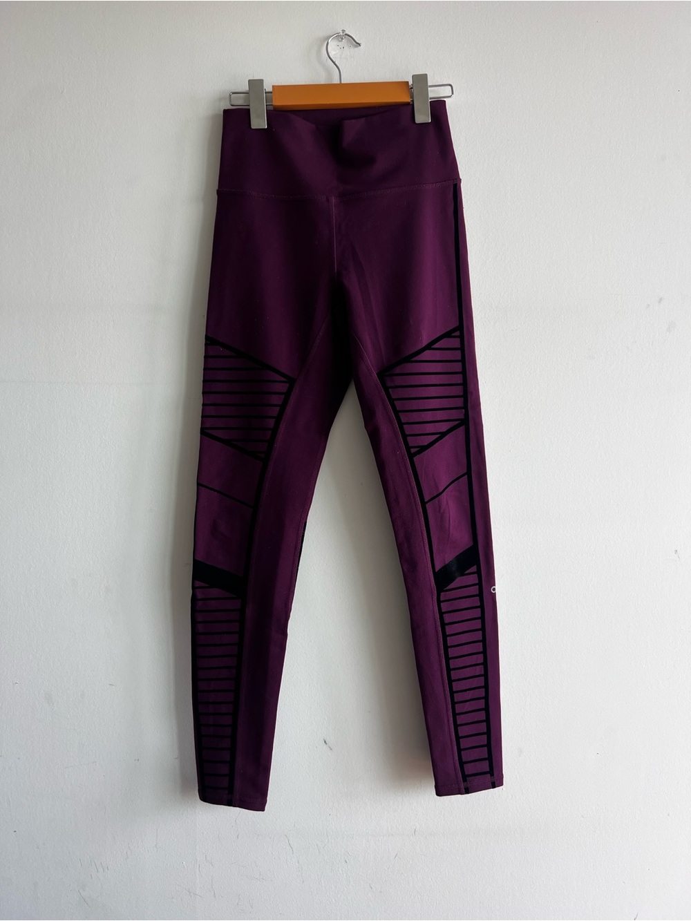 ALO Yoga Plum Purple High-Waist Leggings with Black Panel Detail